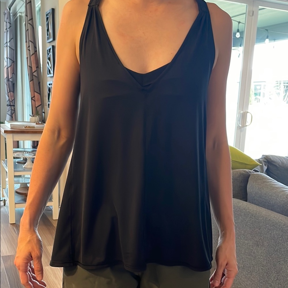 Elegant Lululemon Black Women's Top